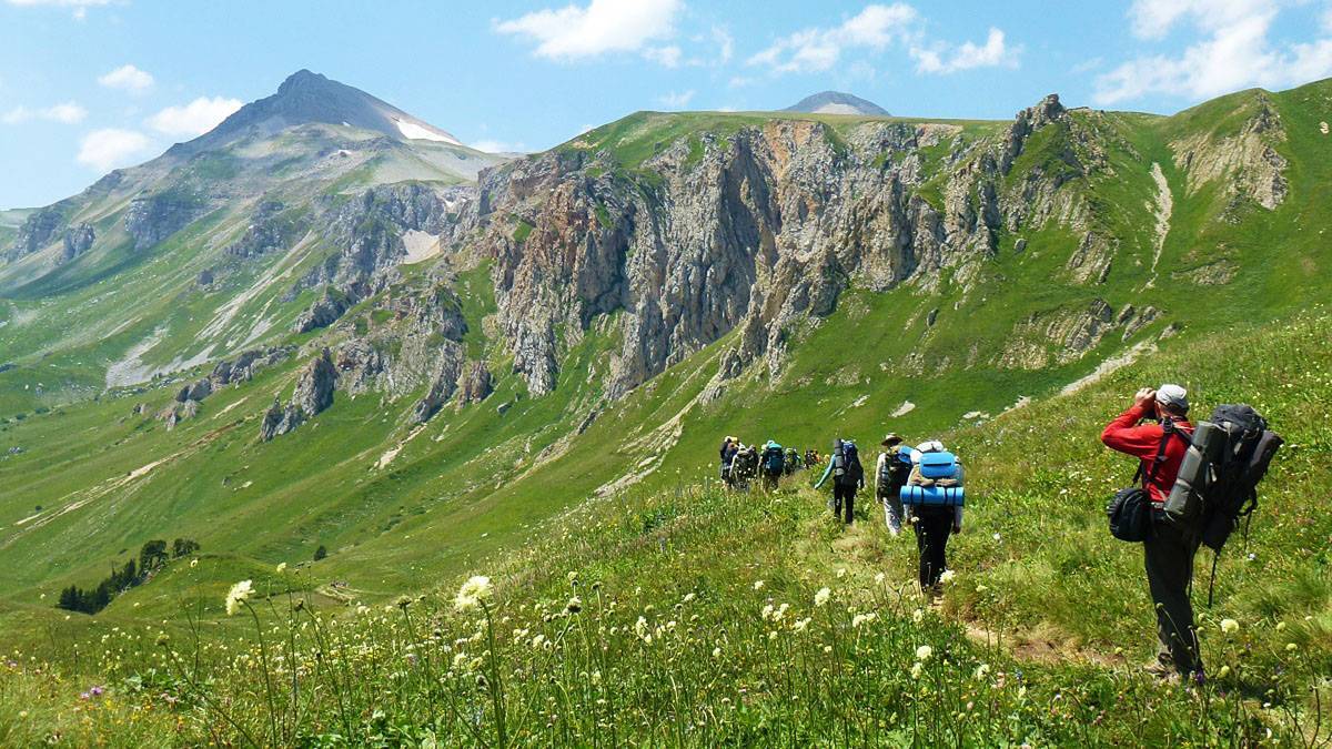 Горная местность туризм